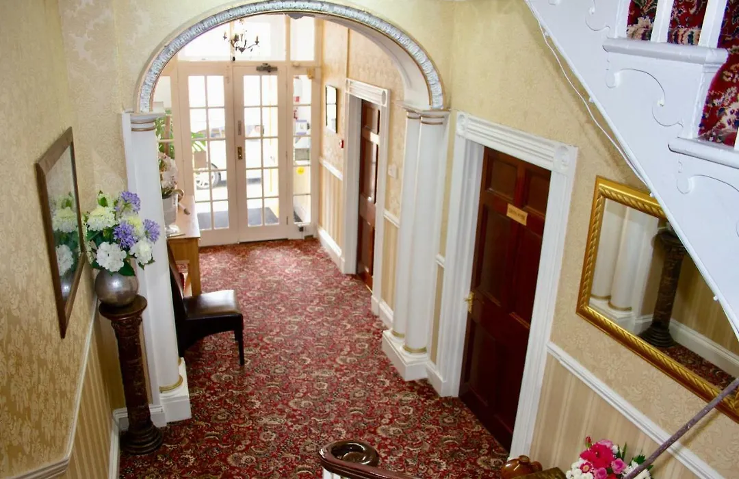 Helmsman Guesthouse-1